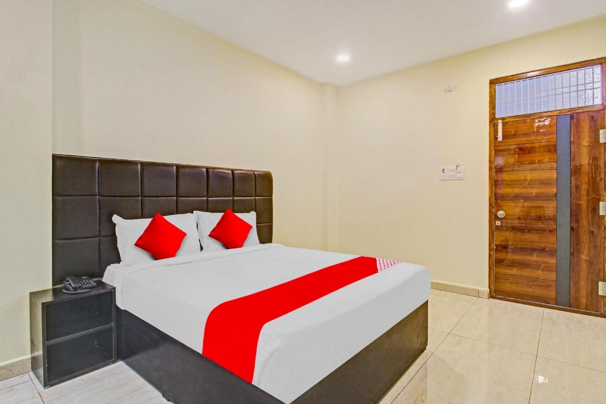 Super Hotel O Lakshmi Royal Inn Warangal Exteriér fotografie