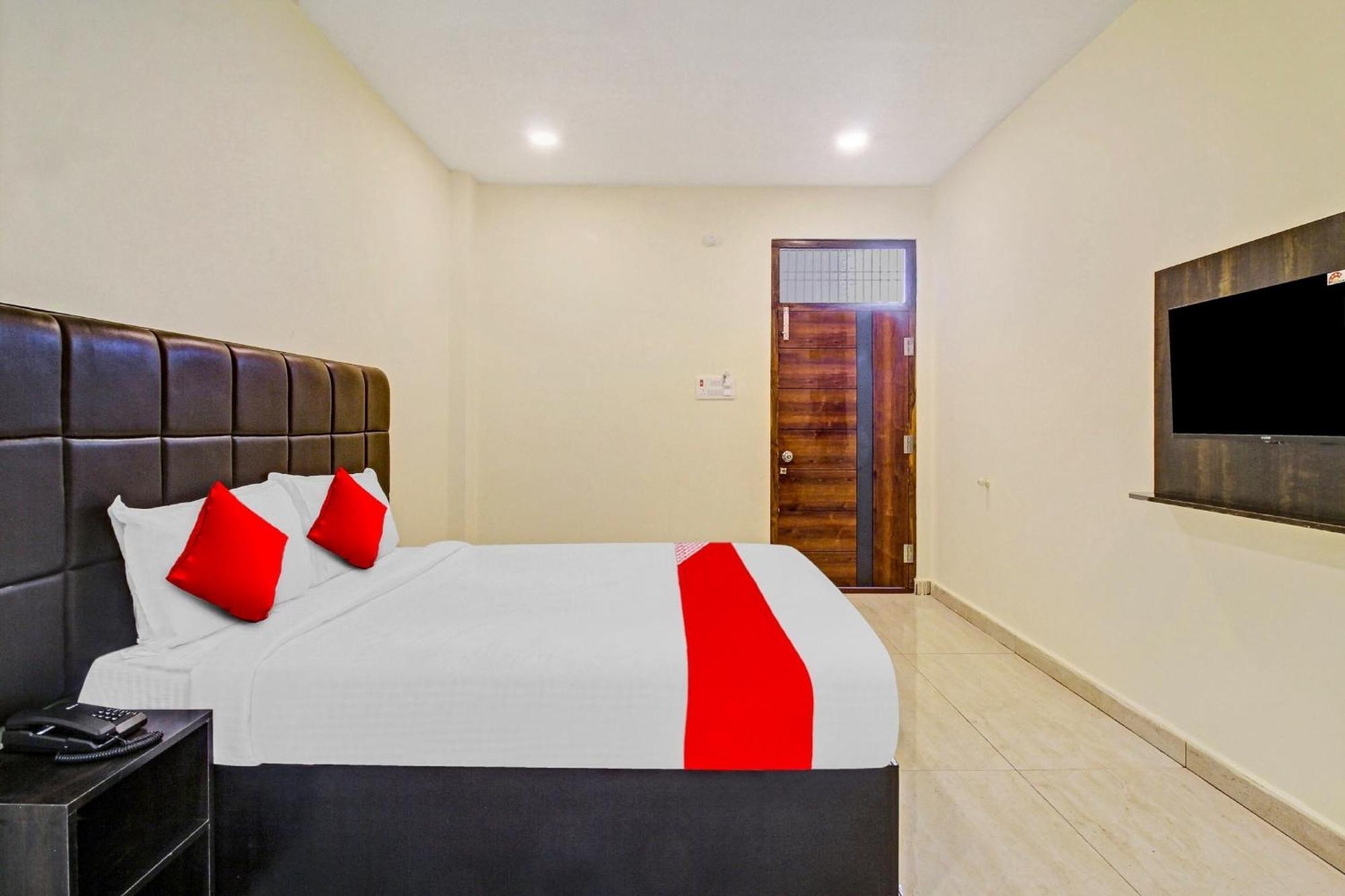 Super Hotel O Lakshmi Royal Inn Warangal Exteriér fotografie